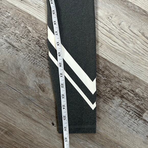 Tory Sport Gray Chevron Stripe High Rise Leggings XS Athletic Stretch Workout - Picture 9 of 10